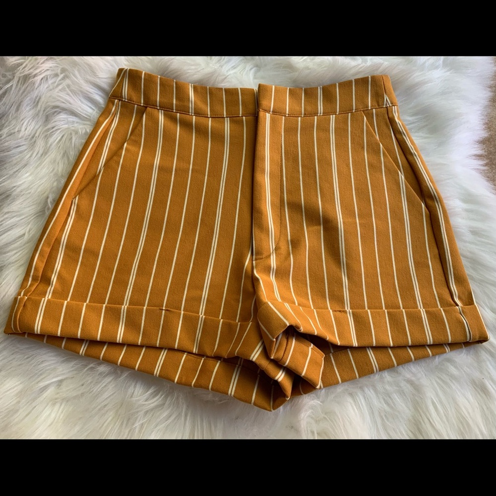 FORVER 21 HIGH WAISTED SHORTS